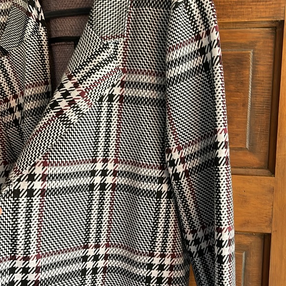 Scoop M Pocket Plaid Knit Duster - Picture 4 of 5